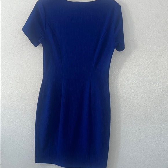 Royal Blue Mini Sheath Dress with Short Sleeves for Casual Occasions - Picture 3 of 4